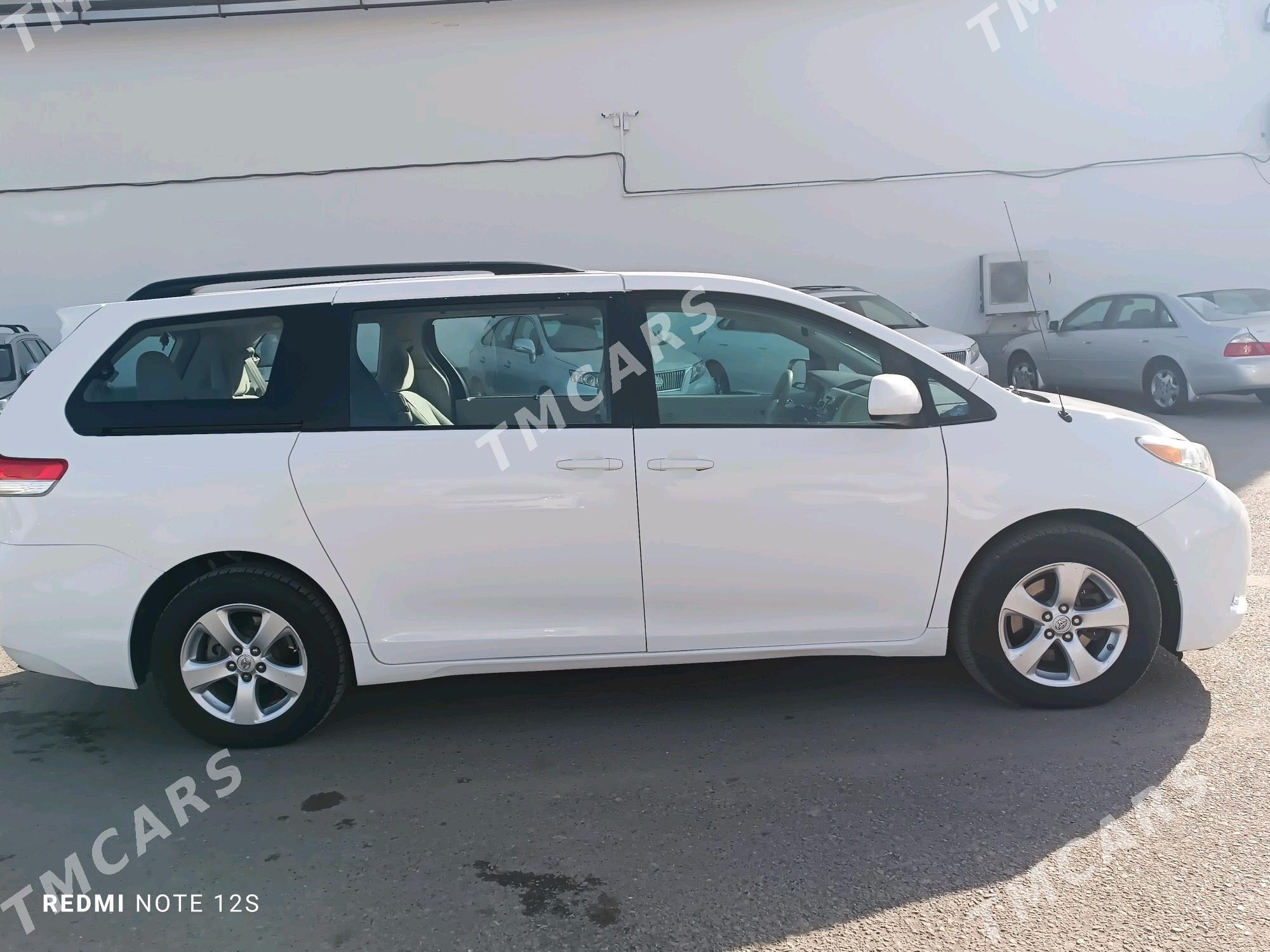 Toyota Sienna 2013 - 300 000 TMT - Mary - img 4