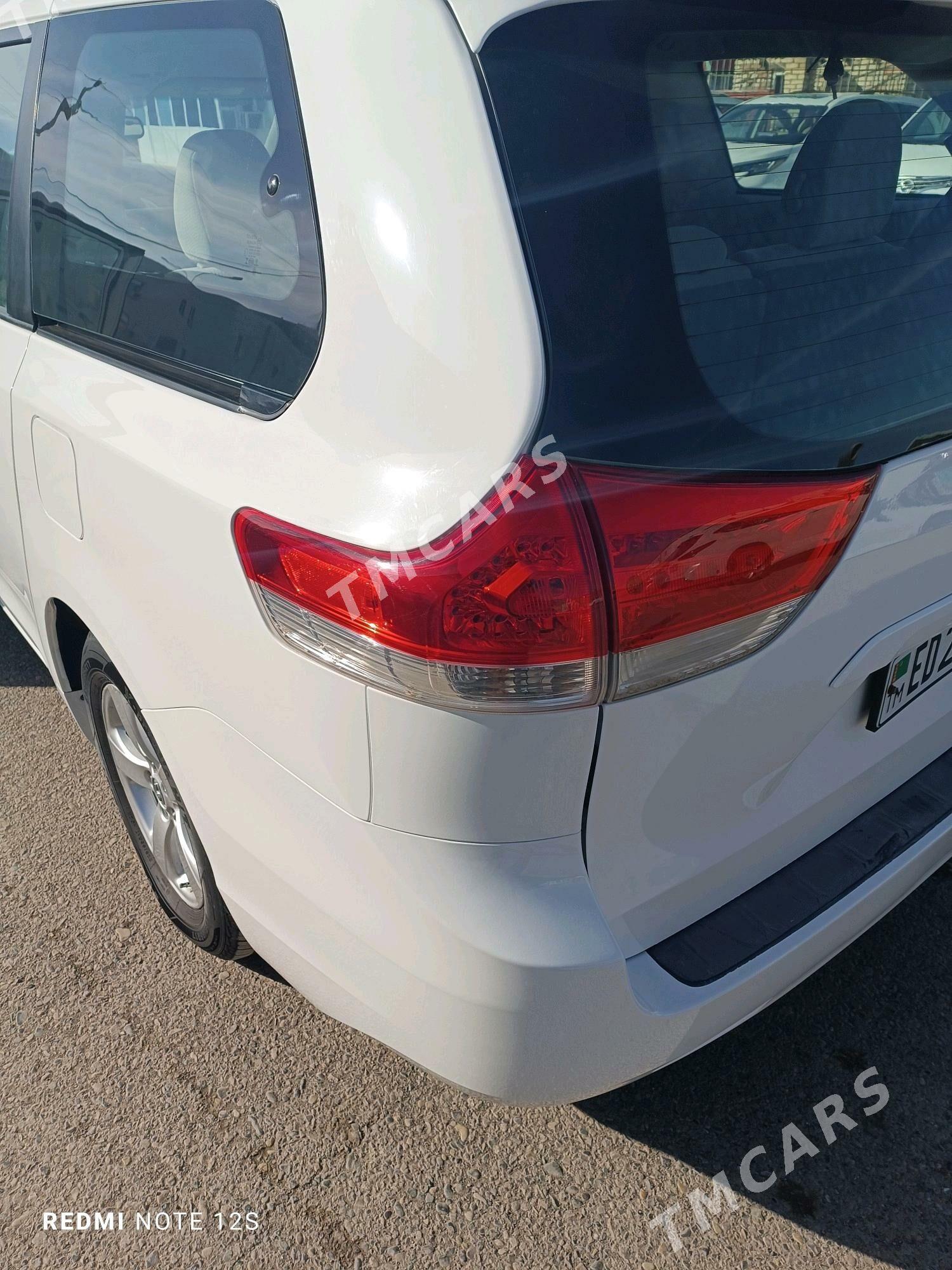 Toyota Sienna 2013 - 300 000 TMT - Mary - img 6