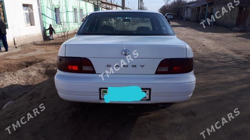 Toyota Camry 1995 - 78 000 TMT - Кёнеургенч - img 3