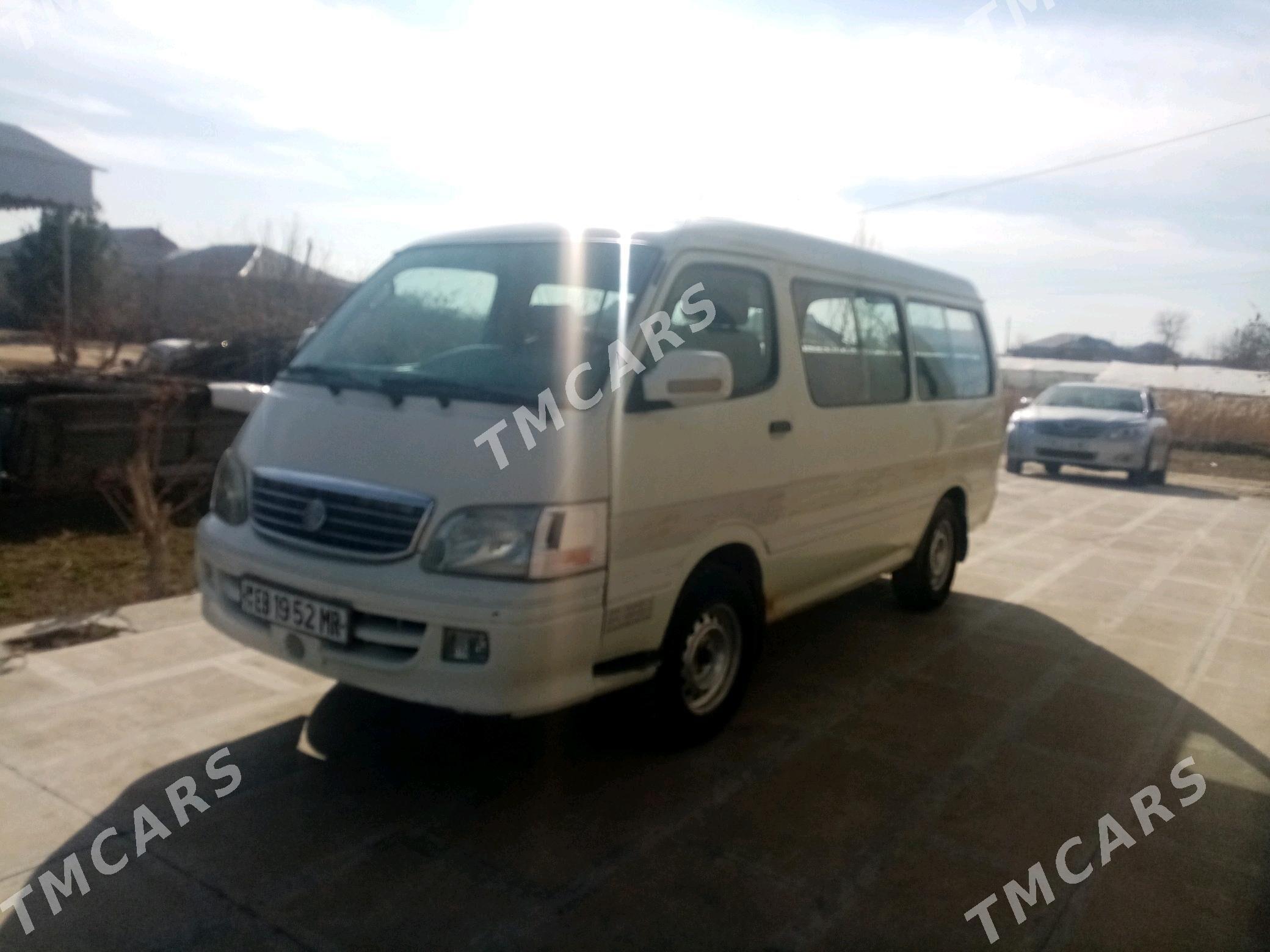 Toyota Hiace 2009 - 80 000 TMT - Мары - img 3