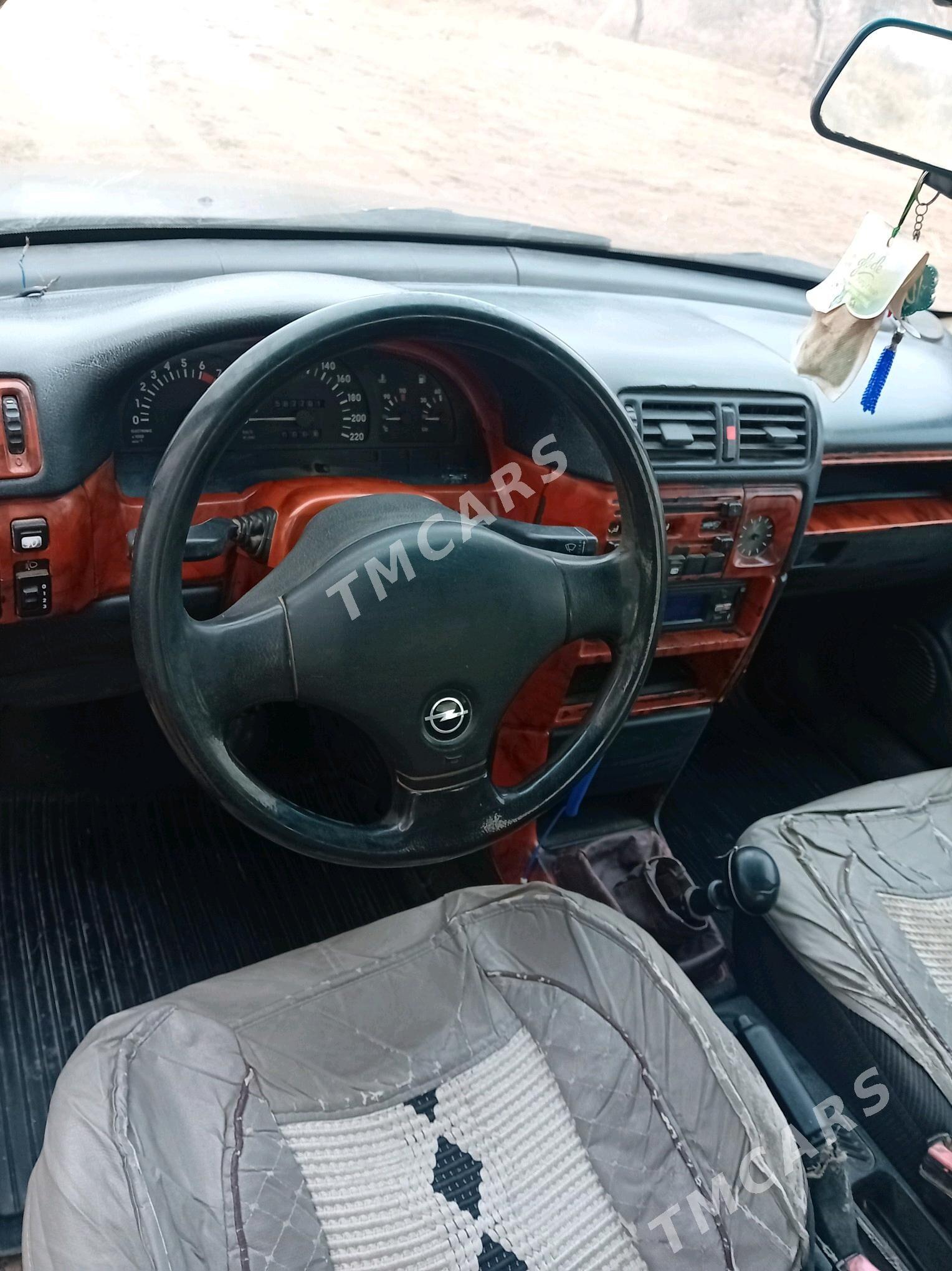 Opel Vectra 1991 - 15 000 TMT - Болдумсаз - img 3