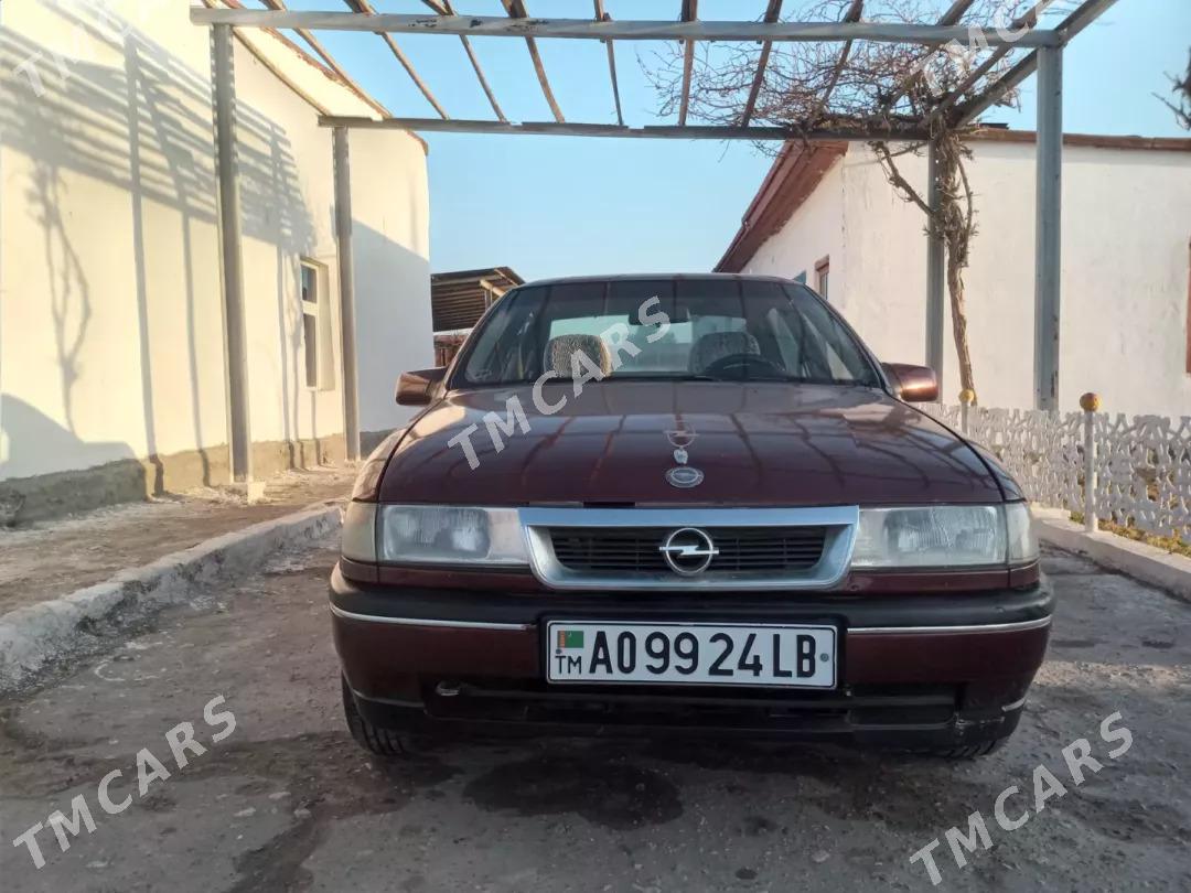 Opel Vectra 1990 - 36 000 TMT - Дянев - img 3