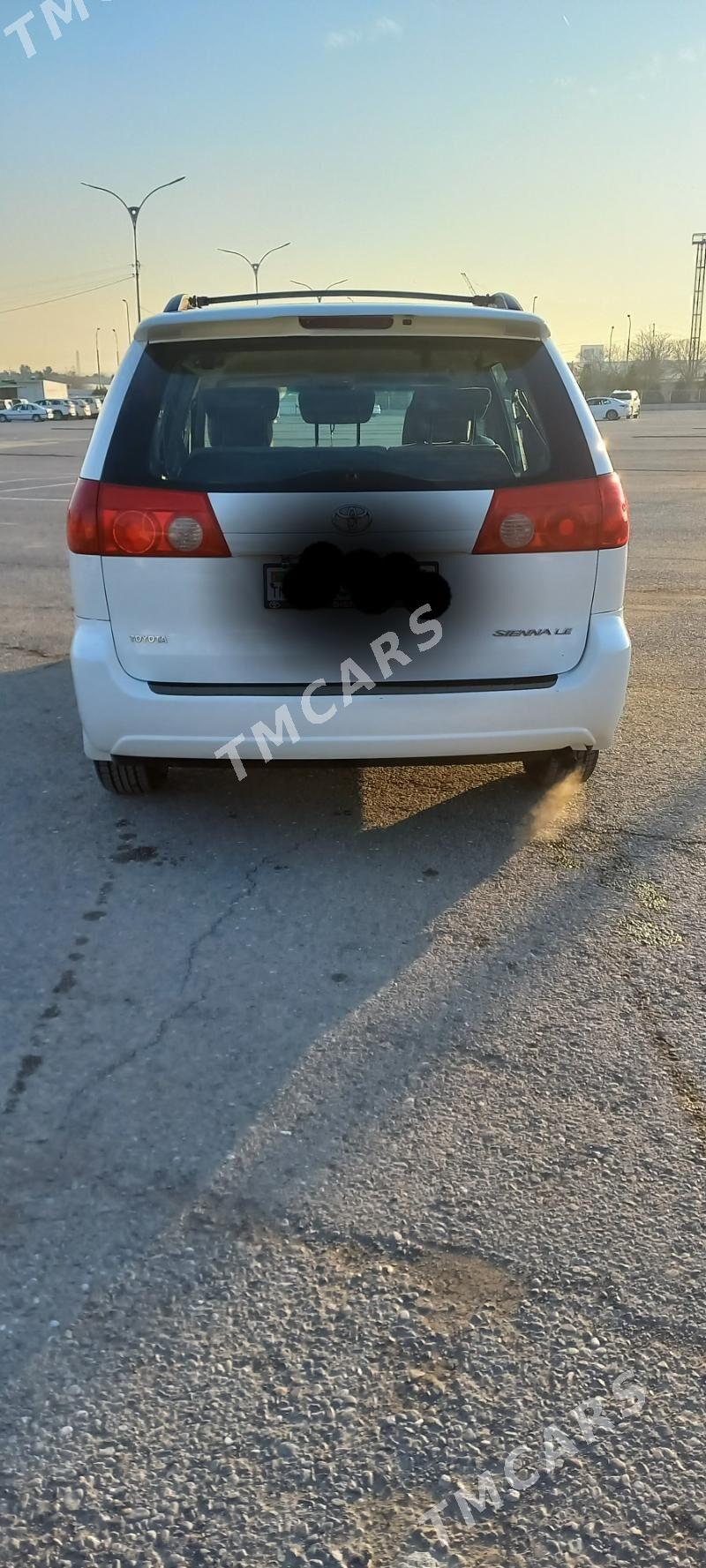 Toyota Sienna 2009 - 200 000 TMT - Ашхабад - img 4