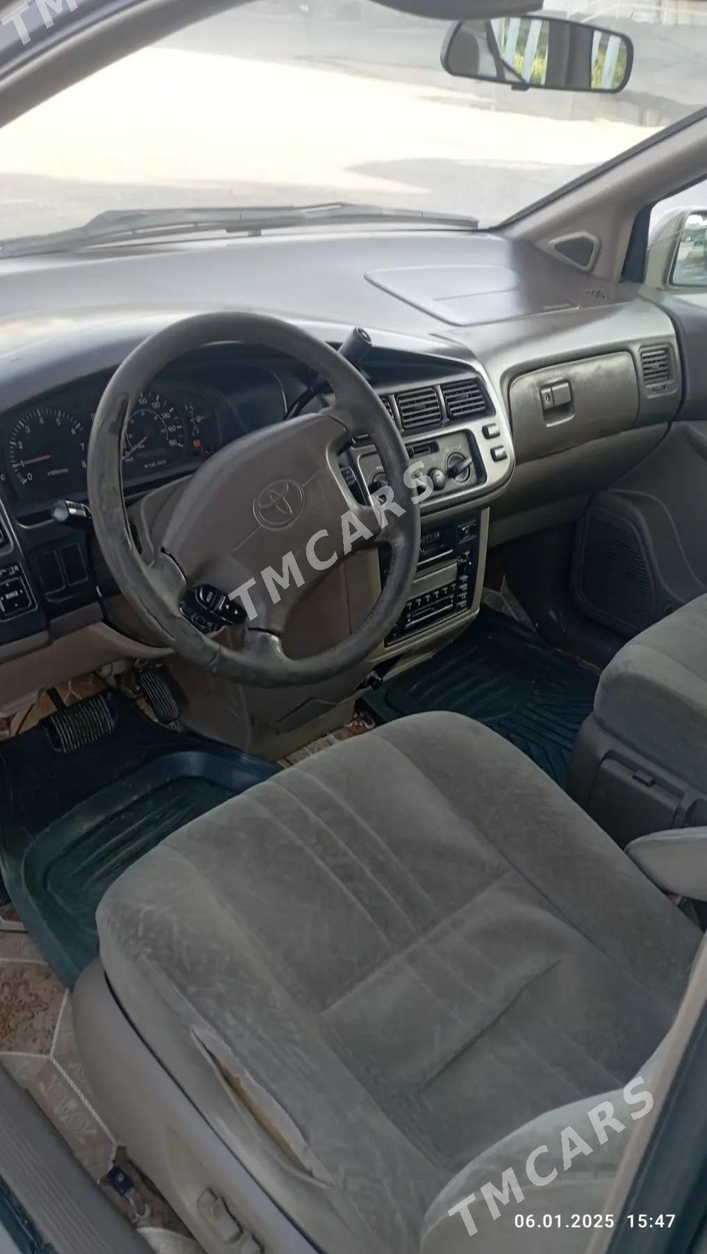 Toyota Sienna 2000 - 117 000 TMT - Туркменабат - img 3