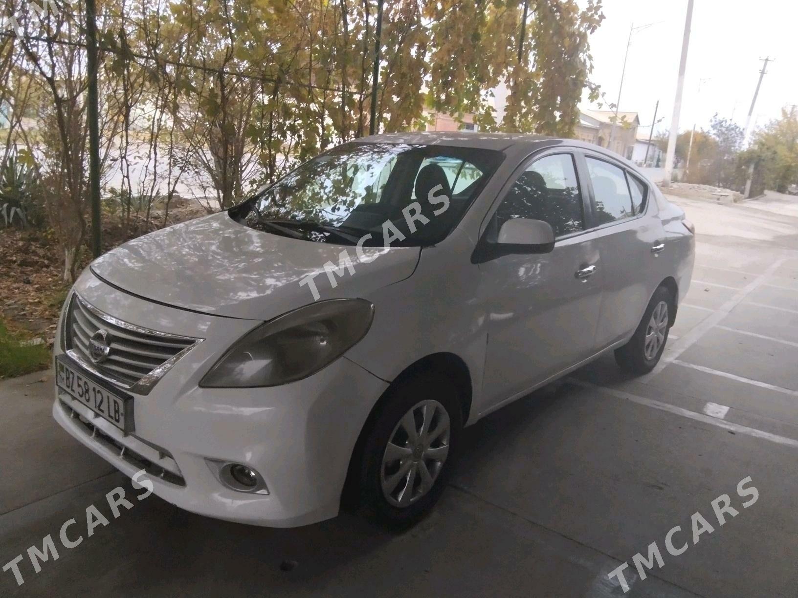 Nissan Versa 2012 - 70 000 TMT - Türkmenabat - img 2