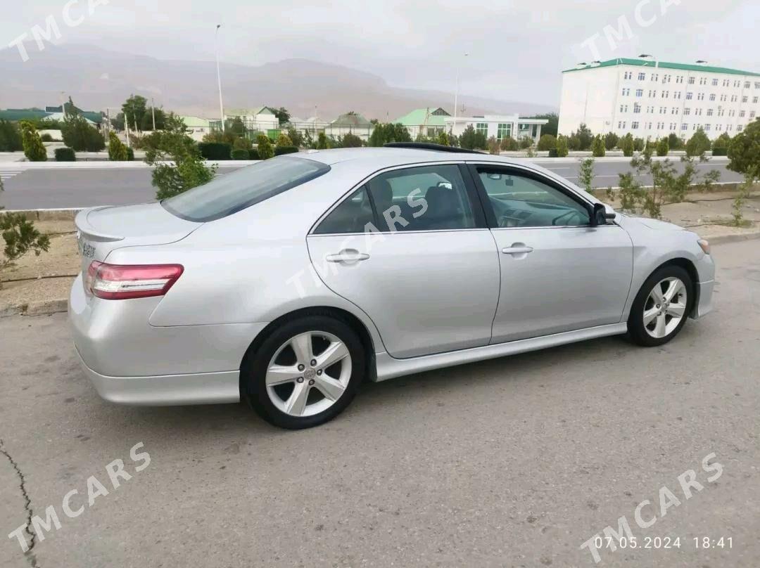 Toyota Camry 2010 - 170 000 TMT - Балканабат - img 4