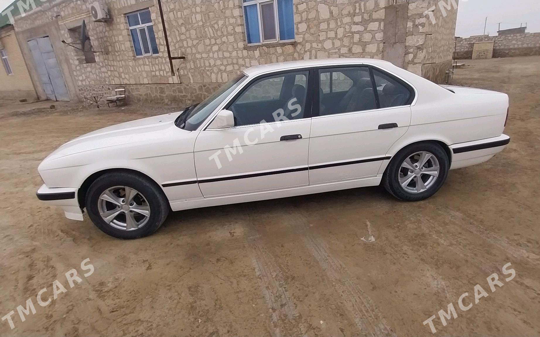 BMW 520 1991 - 42 000 TMT - Берекет - img 9