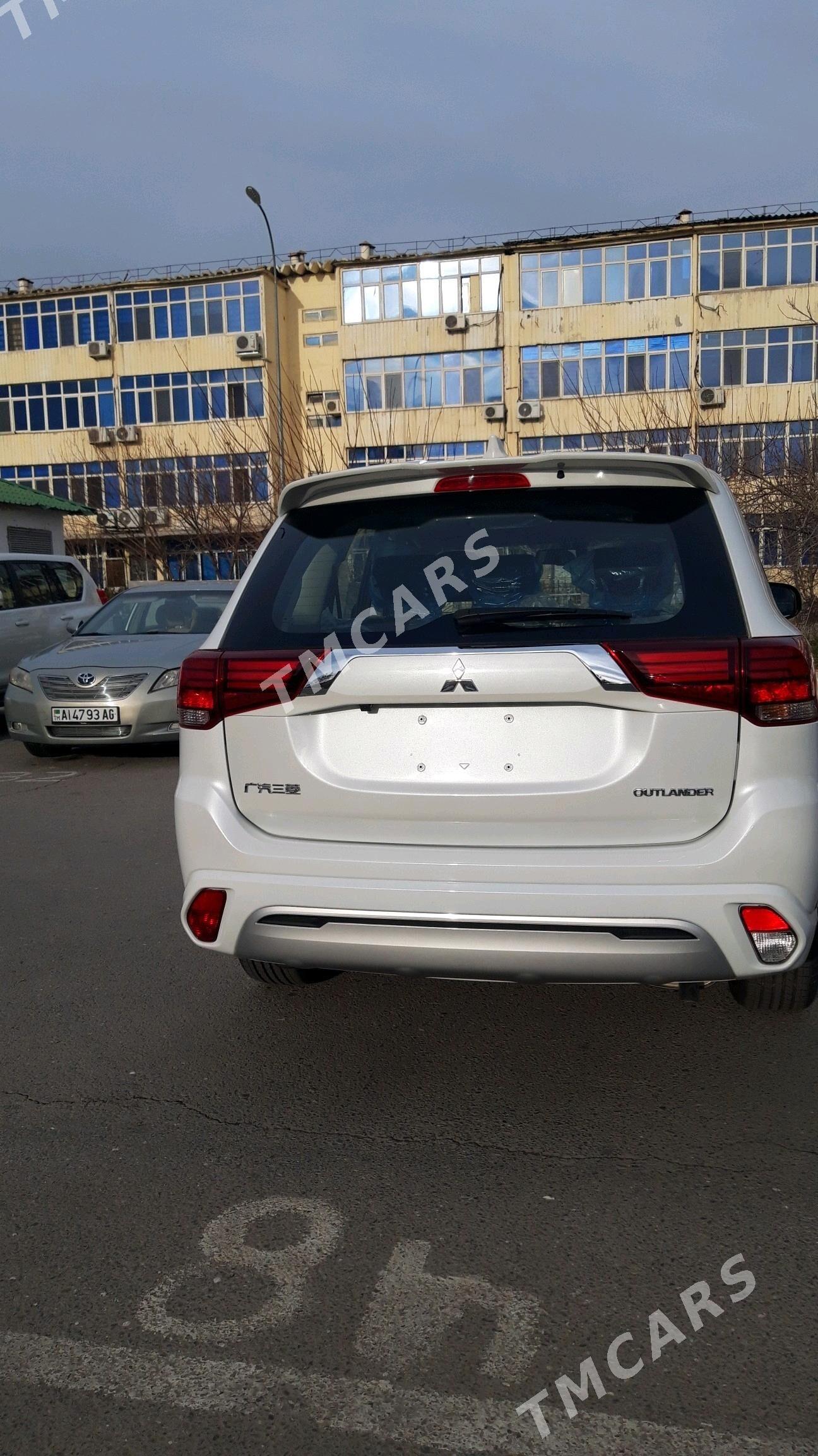 Mitsubishi Outlander 2022 - 330 000 TMT - Aşgabat - img 3