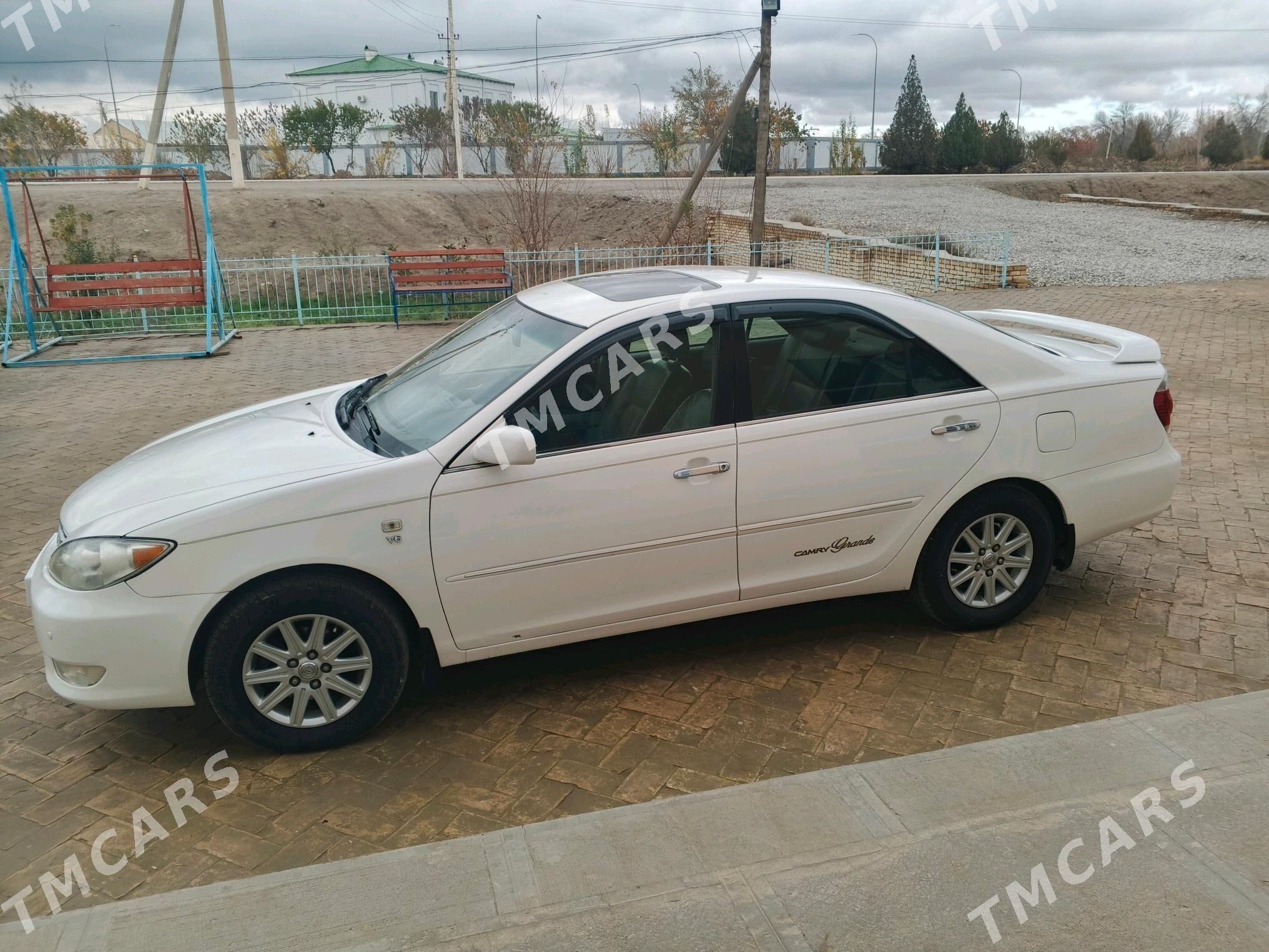 Toyota Camry 2002 - 200 000 TMT - Халач - img 2