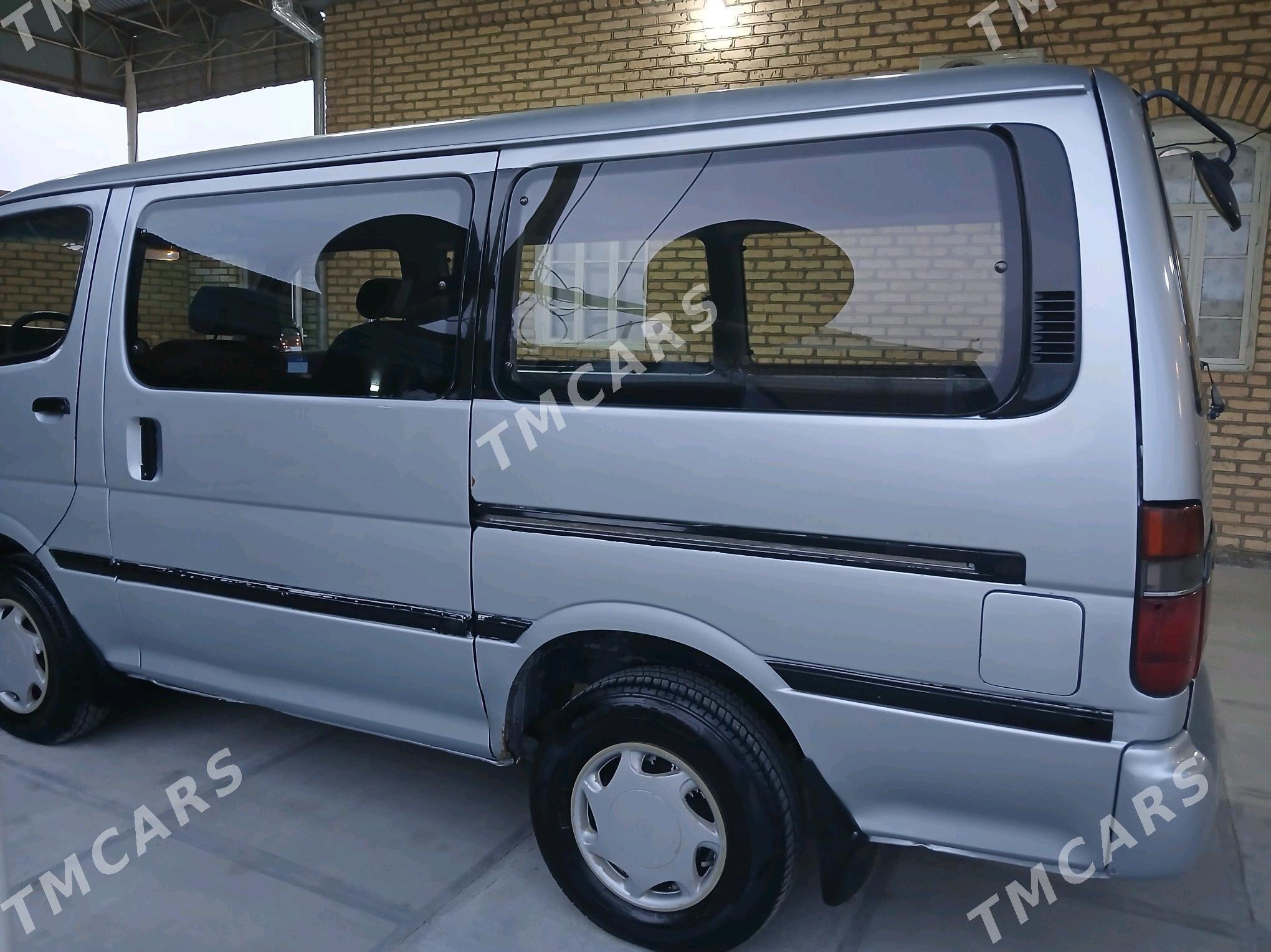 Toyota Hiace 1992 - 70 000 TMT - Мары - img 3