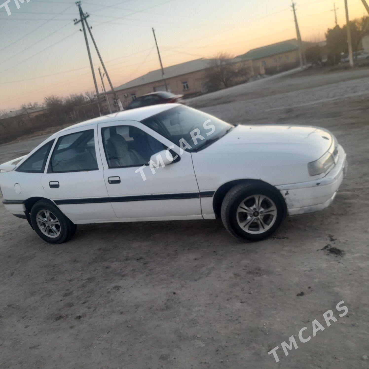 Opel Vectra 1989 - 26 000 TMT - Дянев - img 4