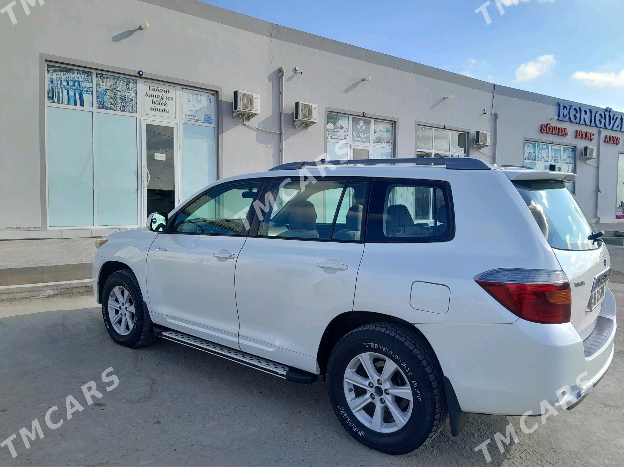 Toyota Highlander 2010 - 240 000 TMT - Мары - img 5