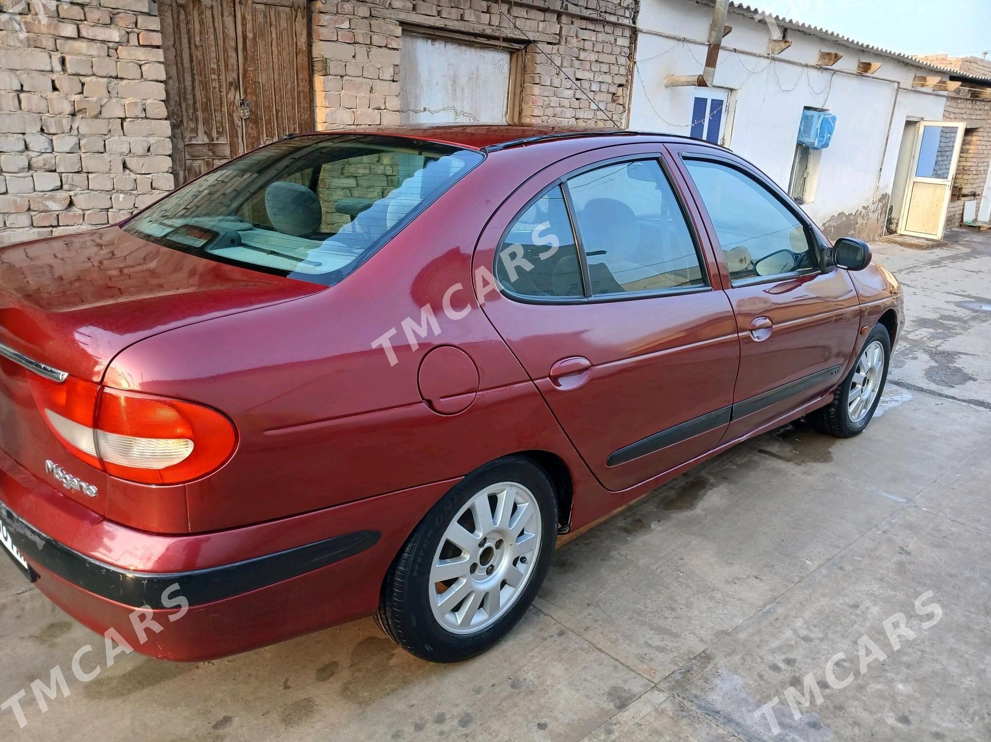 Renault Clio 2002 - 32 000 TMT - Теджен - img 2