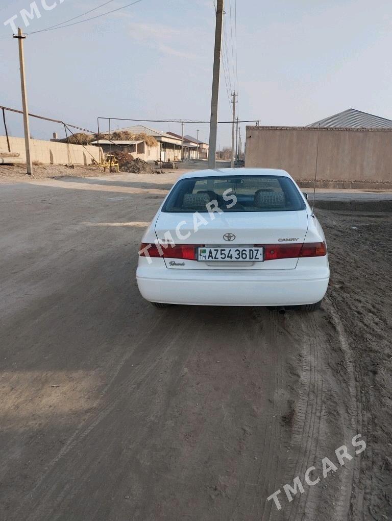 Toyota Camry 2000 - 140 000 TMT - Шабатский этрап - img 3