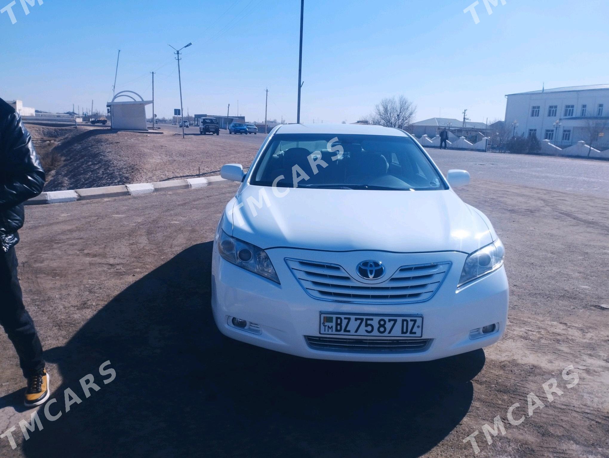 Toyota Camry 2006 - 130 000 TMT - Гурбансолтан Едже - img 4