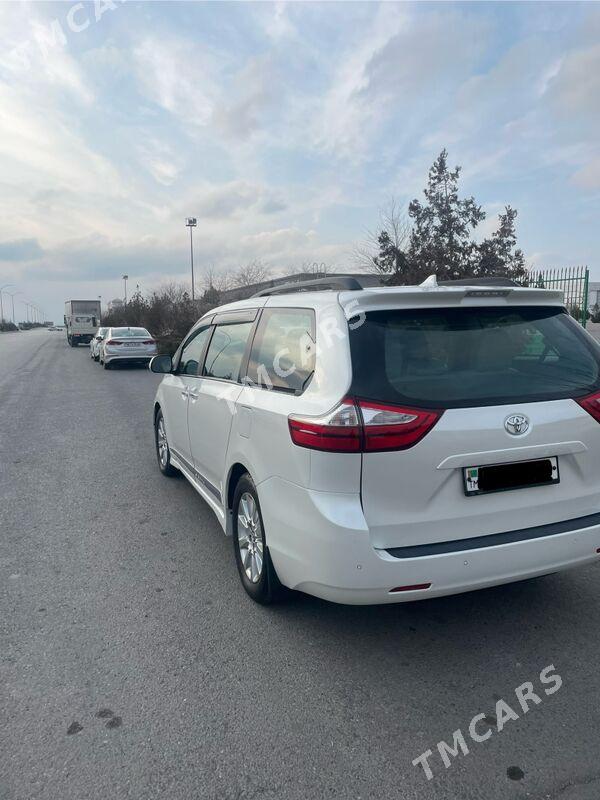 Toyota Sienna 2018 - 390 000 TMT - Aşgabat - img 5