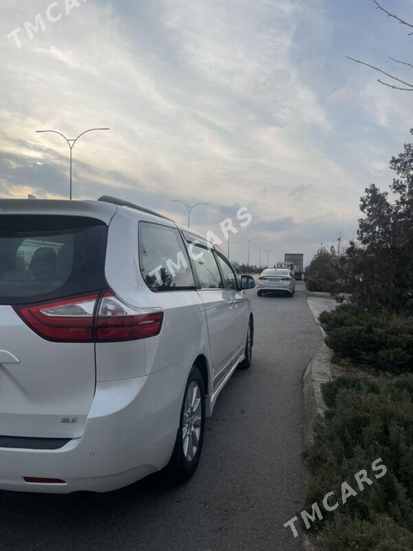 Toyota Sienna 2018 - 390 000 TMT - Aşgabat - img 7