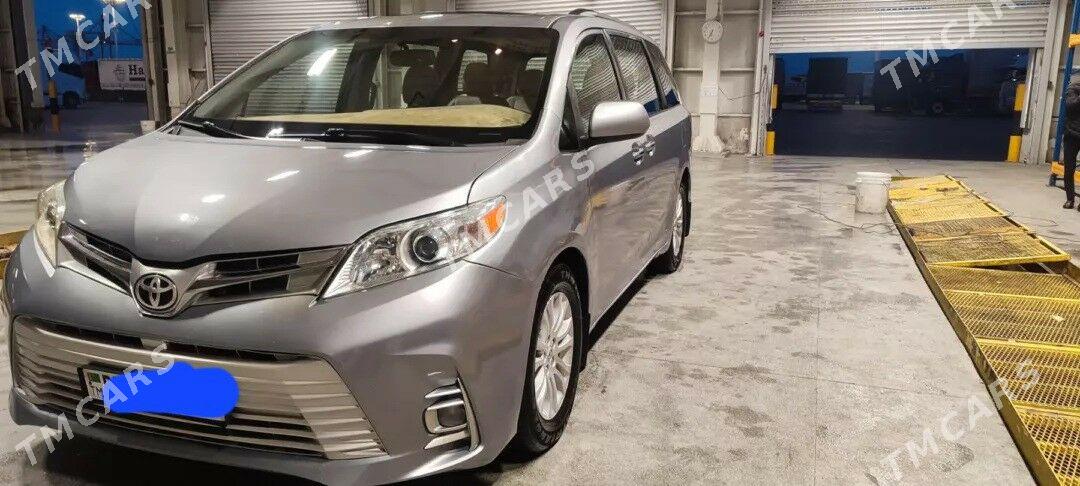 Toyota Sienna 2016 - 320 000 TMT - Туркменбаши - img 9