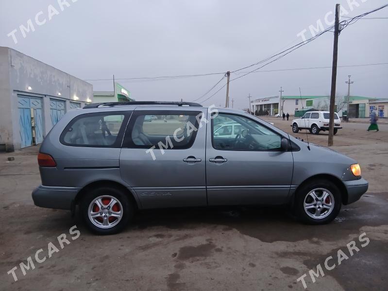 Toyota Sienna 2000 - 130 000 TMT - Gubadag - img 10