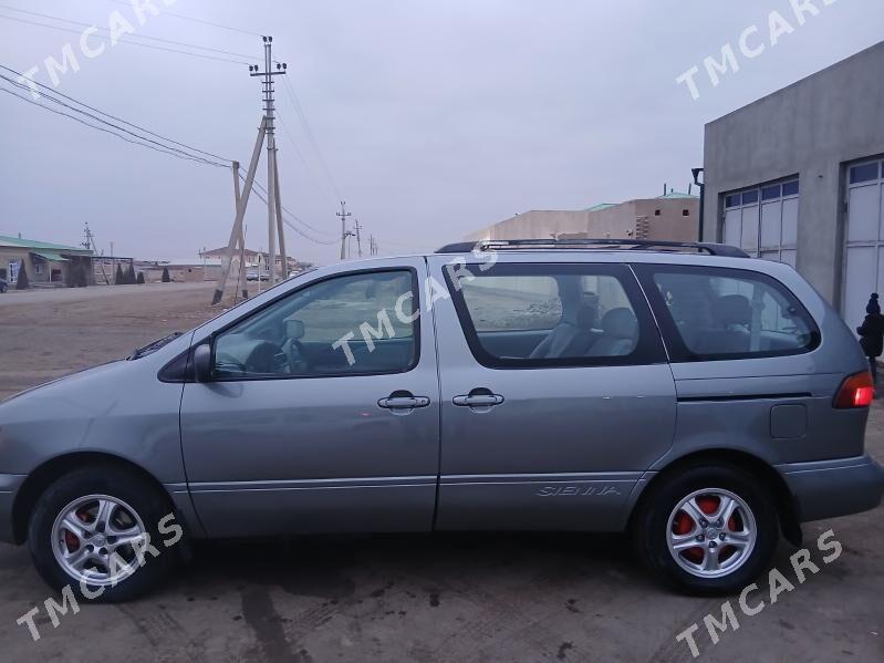 Toyota Sienna 2000 - 130 000 TMT - Gubadag - img 9