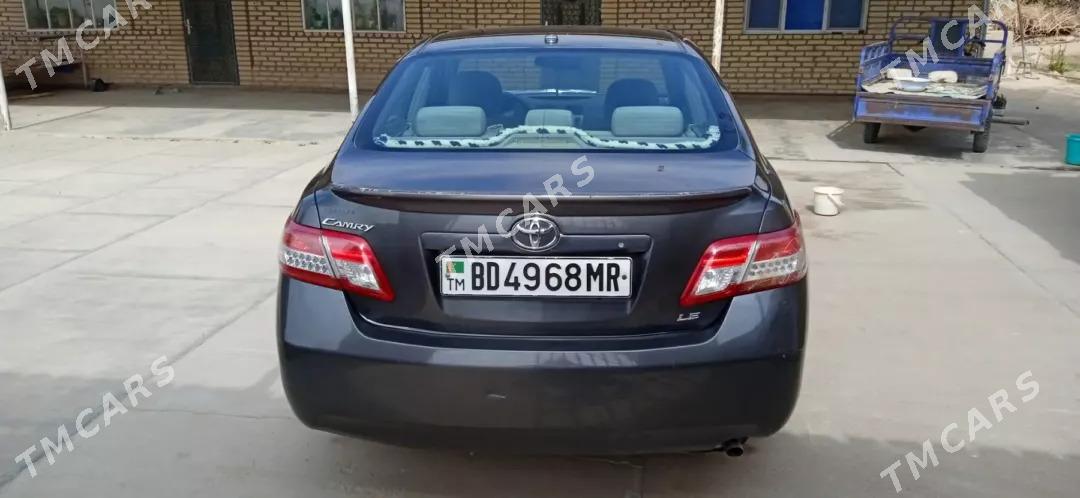 Toyota Camry 2011 - 160 000 TMT - Тагтабазар - img 2