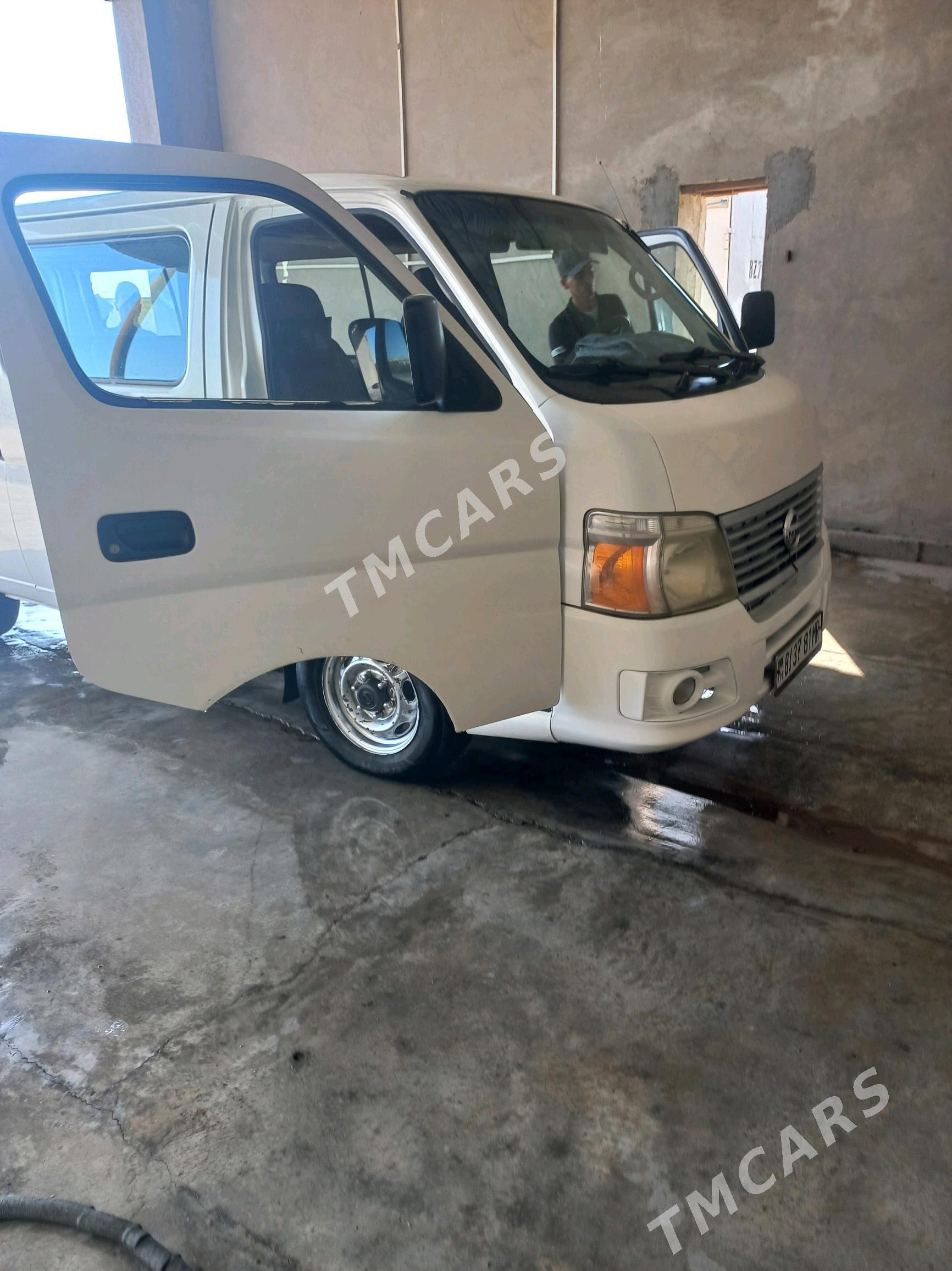 Nissan Urvan 2008 - 105 000 TMT - Mary - img 2