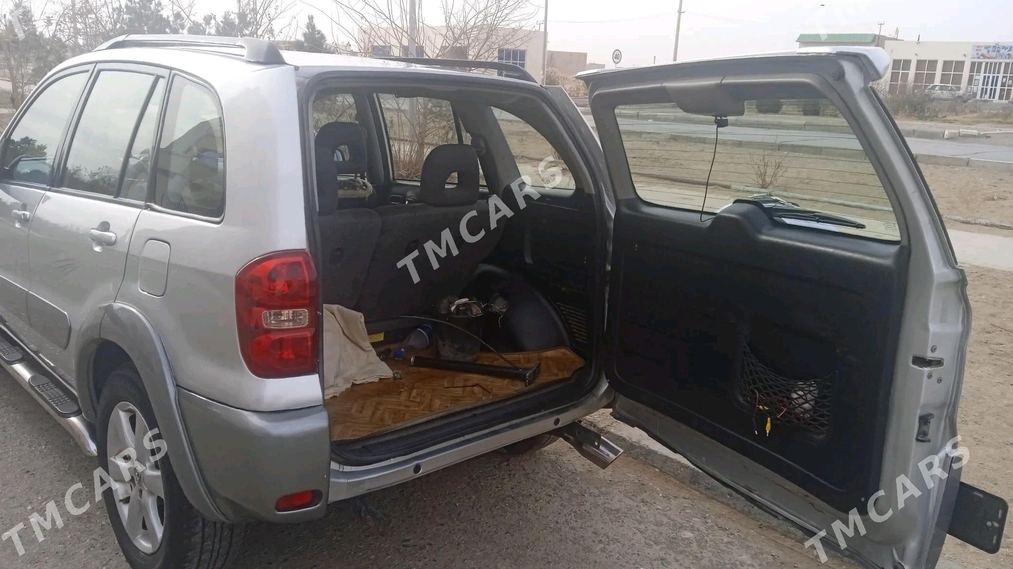 Toyota RAV4 2004 - 125 000 TMT - Сейди - img 5