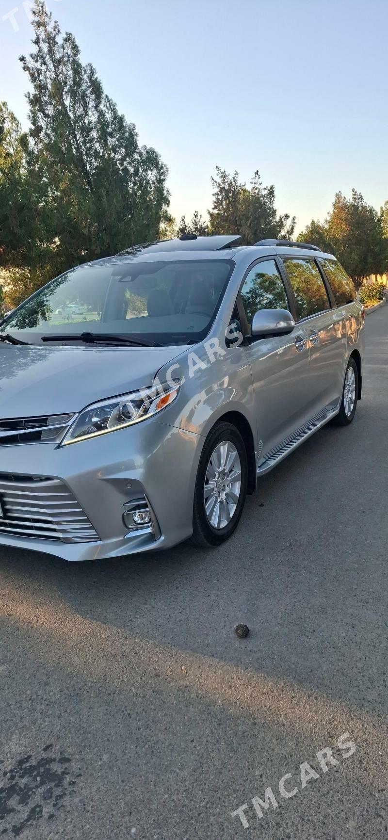 Toyota Sienna 2019 - 540 000 TMT - Мары - img 8