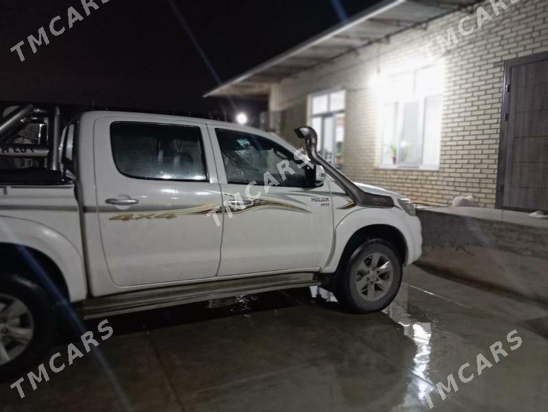 Toyota Hilux 2012 - 230 000 TMT - Дашогуз - img 2