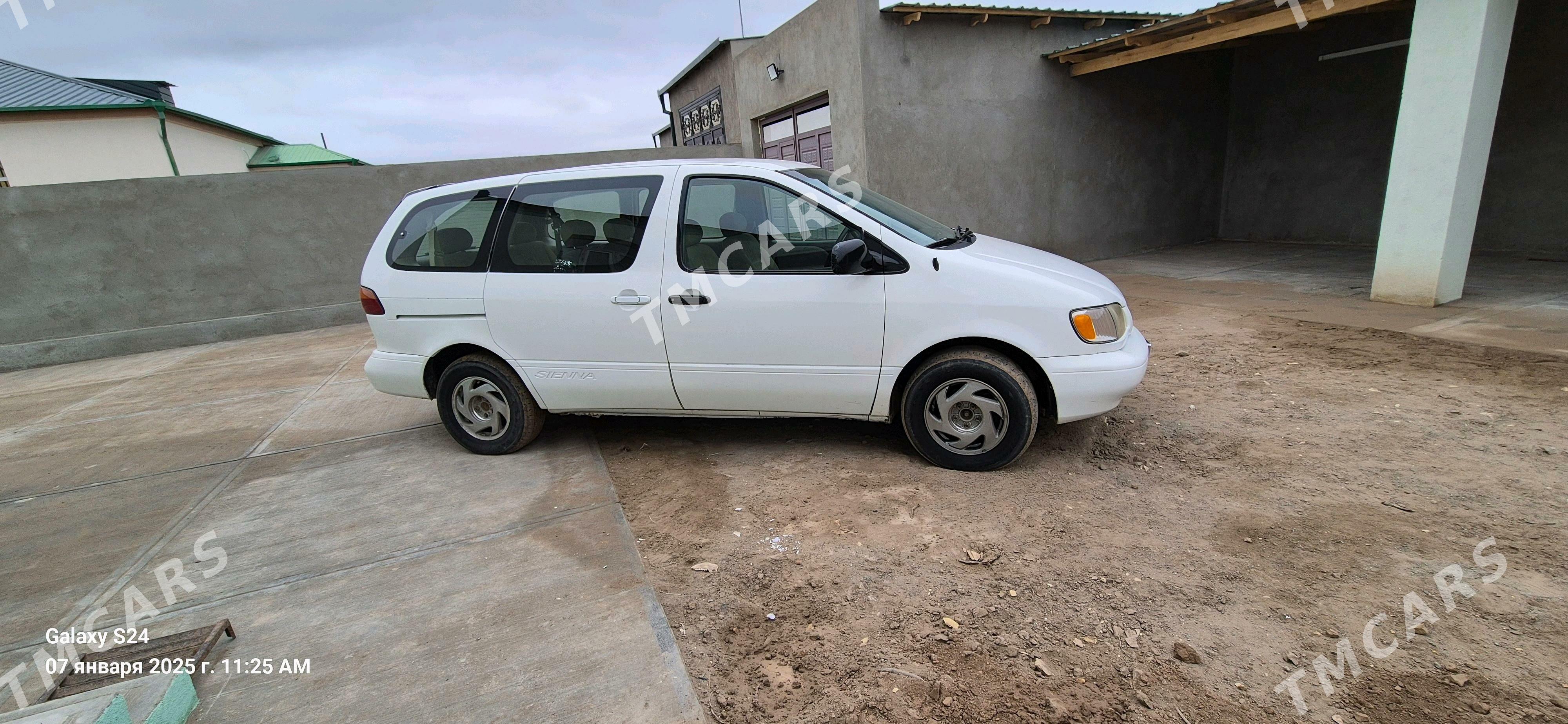 Toyota Sienna 2000 - 95 000 TMT - Daşoguz - img 4