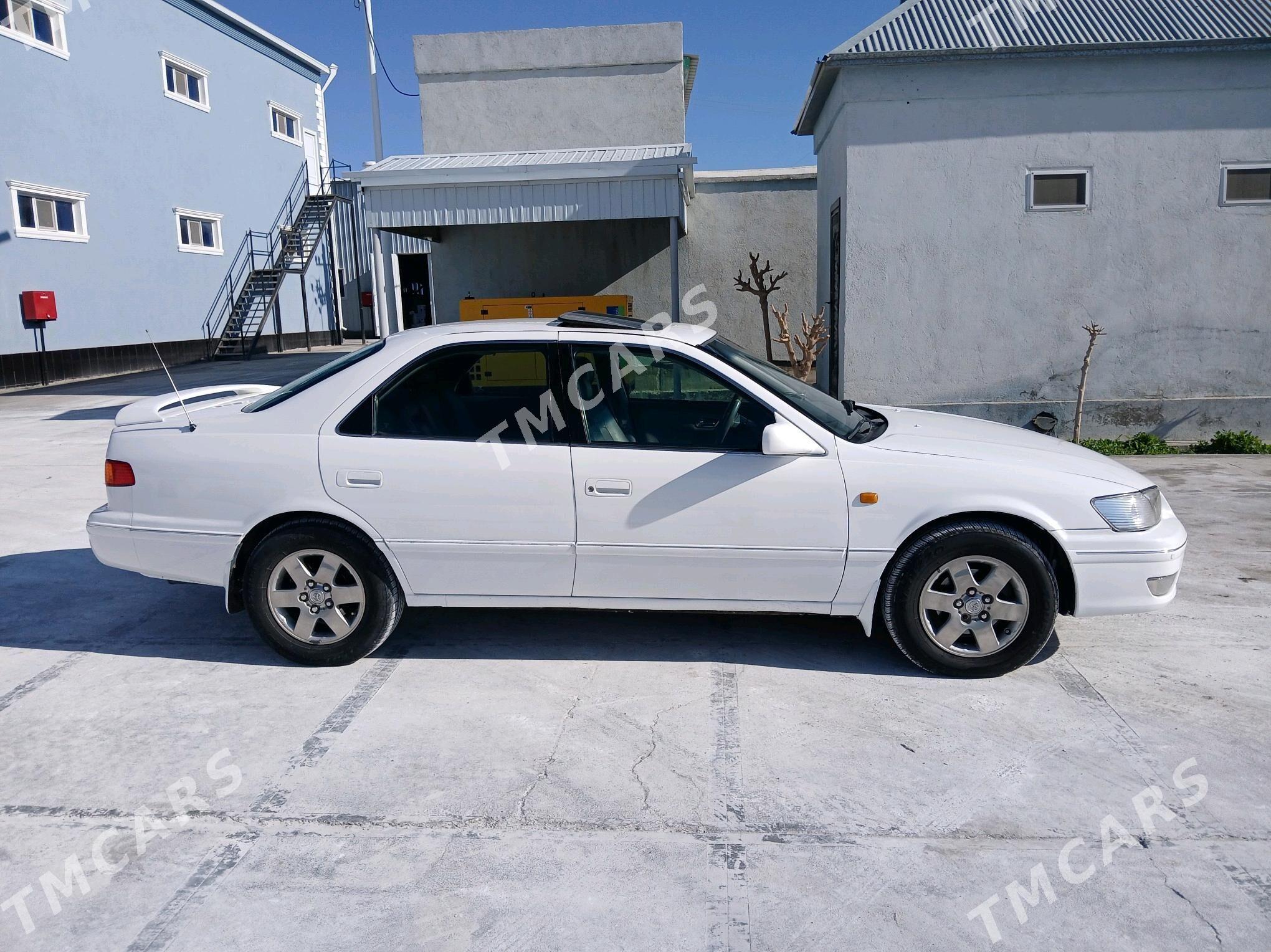 Toyota Camry 1999 - 120 000 TMT - Байрамали - img 2