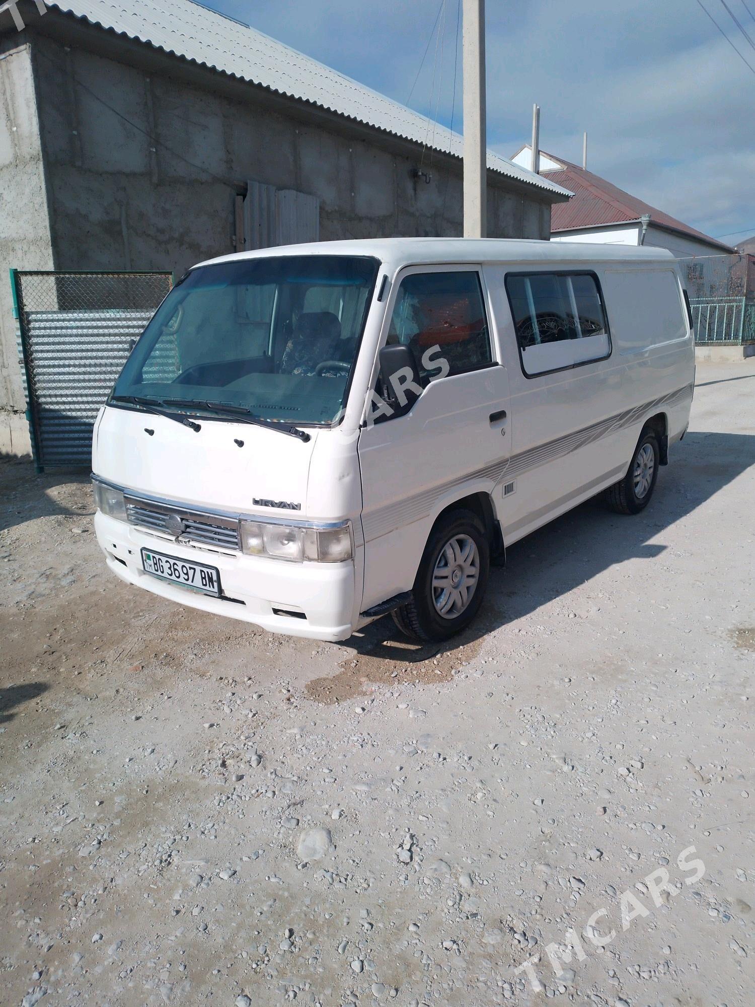 Toyota Hiace 2000 - 68 000 TMT - Balkanabat - img 2