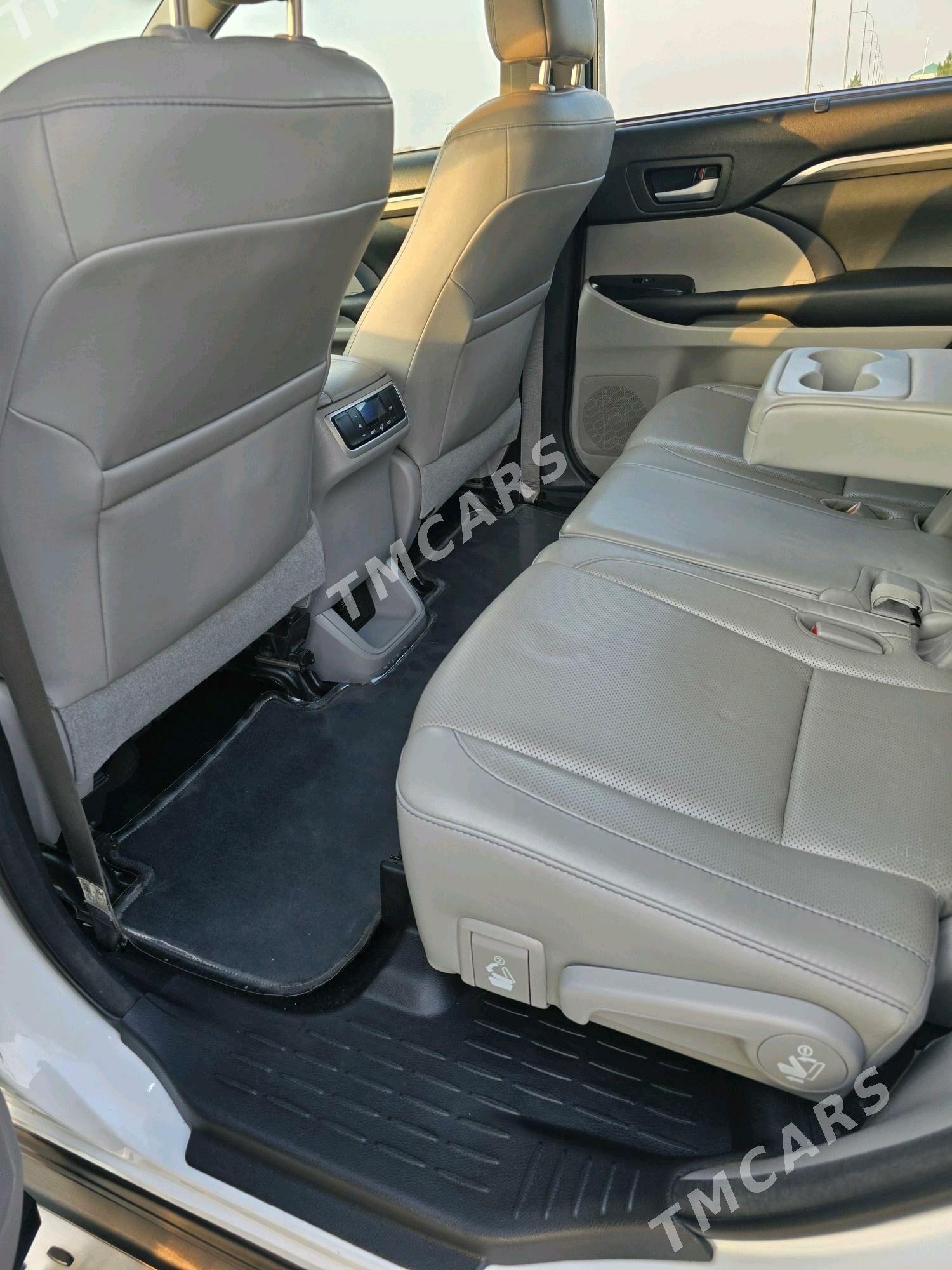 Toyota Highlander 2018 - 569 000 TMT - Ашхабад - img 4