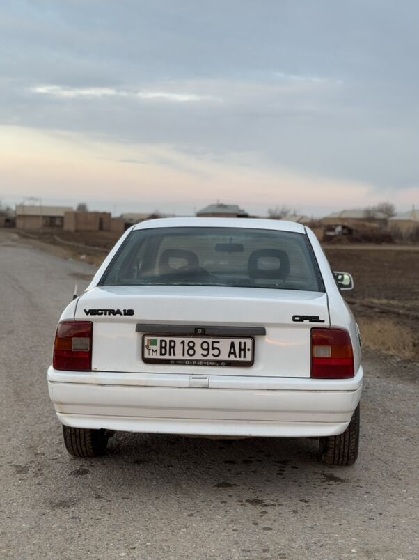 Opel Vectra 1990 - 27 000 TMT - Tejen - img 4