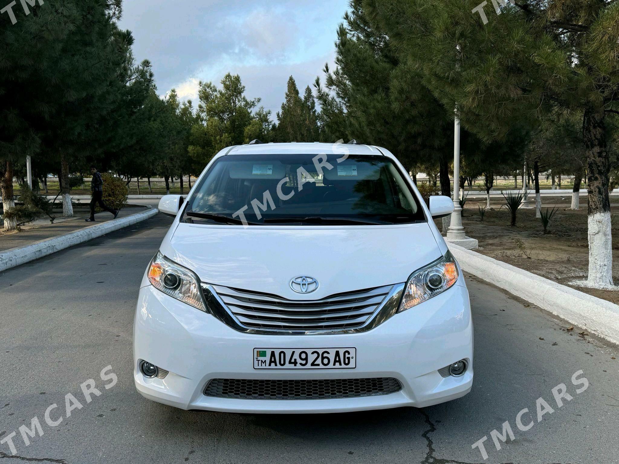 Toyota Sienna 2017 - 310 000 TMT - Aşgabat - img 3