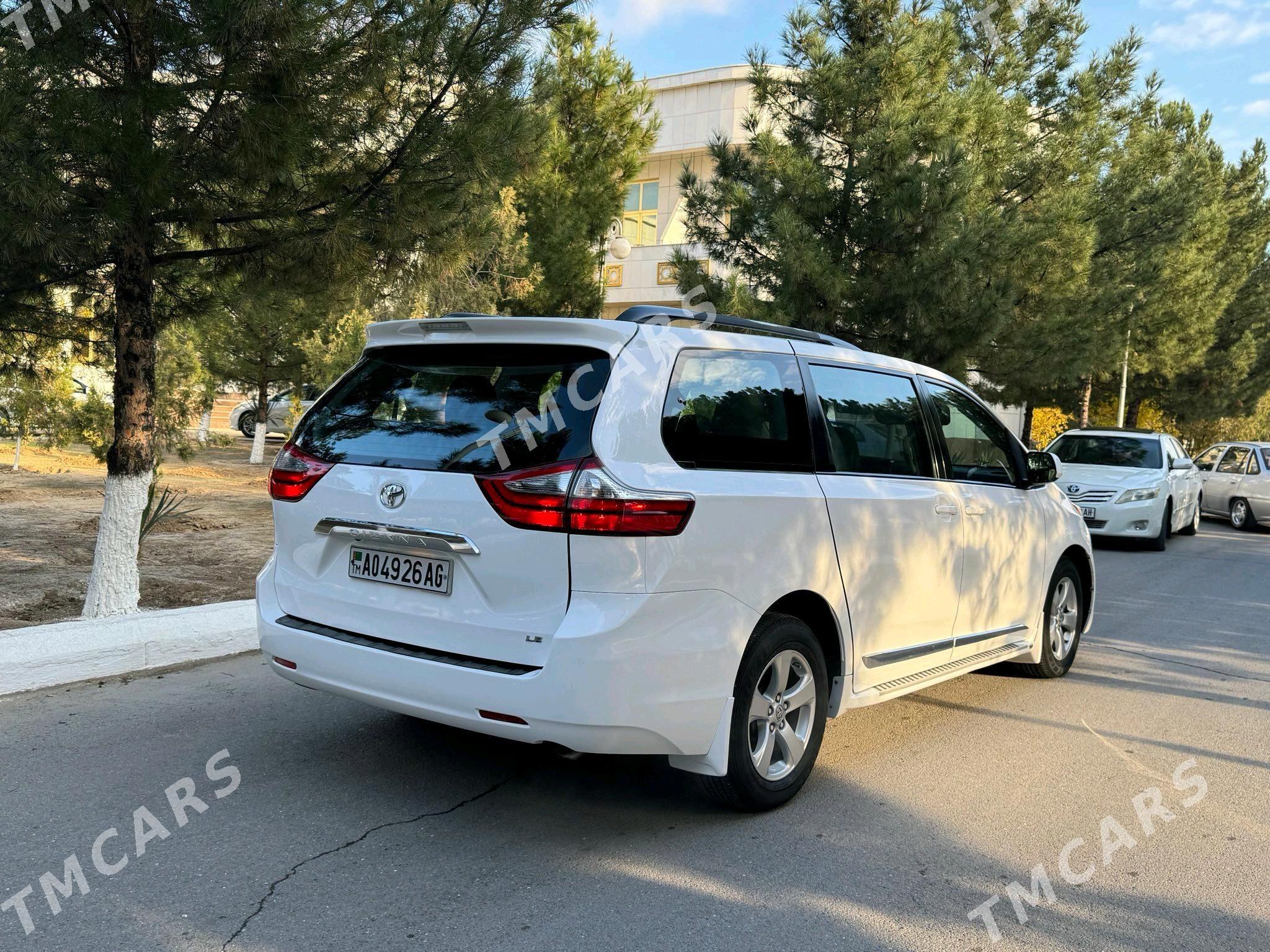 Toyota Sienna 2017 - 310 000 TMT - Aşgabat - img 5