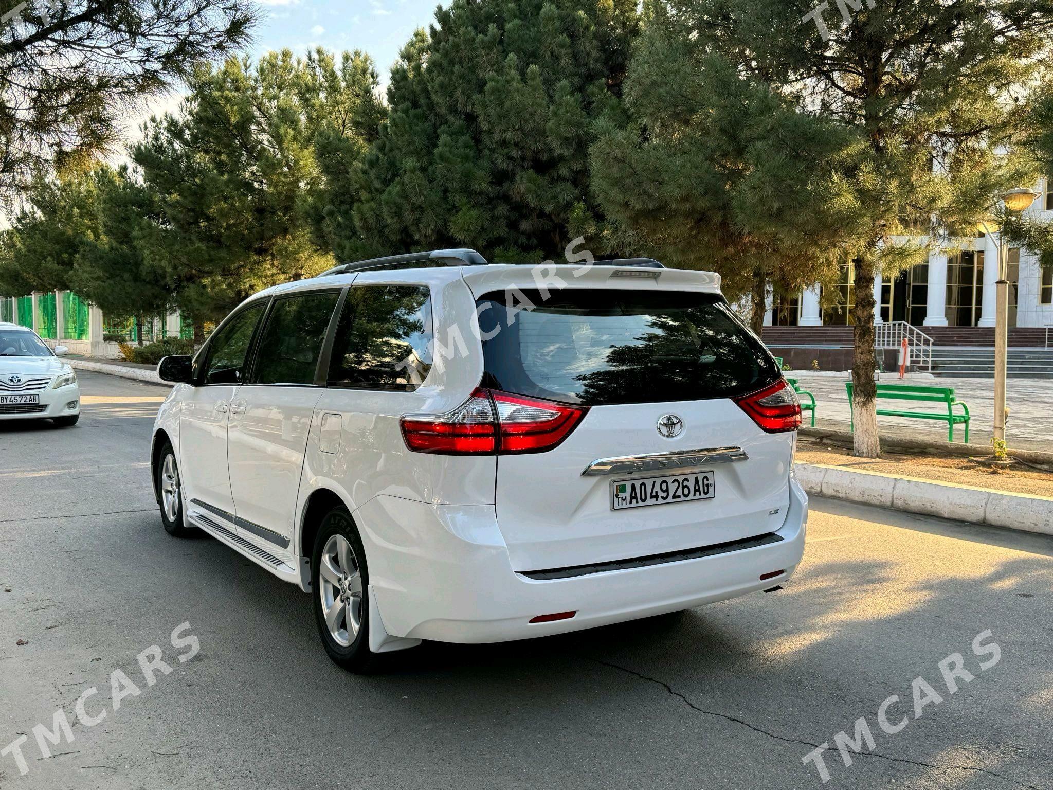 Toyota Sienna 2017 - 310 000 TMT - Aşgabat - img 6