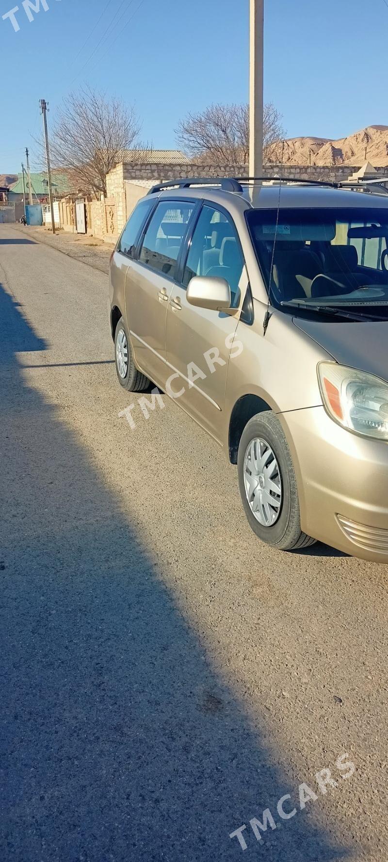 Toyota Sienna 2004 - 180 000 TMT - Туркменбаши - img 5