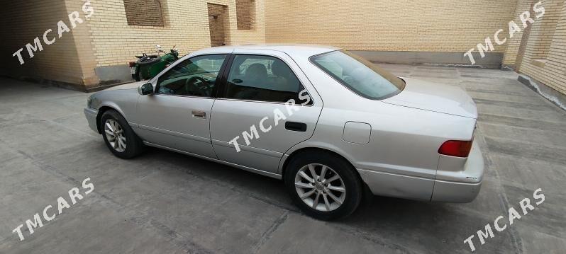 Toyota Camry 2000 - 110 000 TMT - Çärjew - img 5