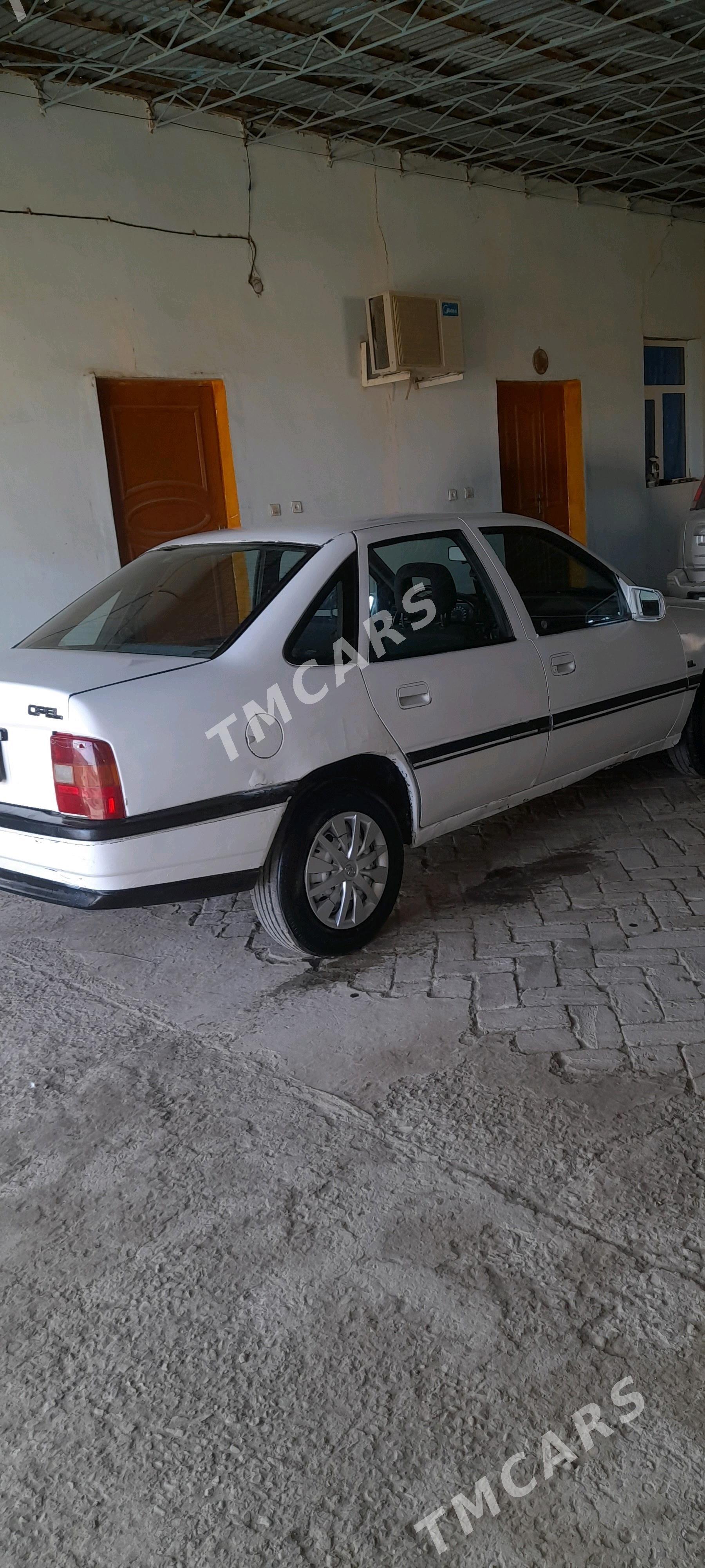 Opel Vectra 1993 - 21 000 TMT - Халач - img 2