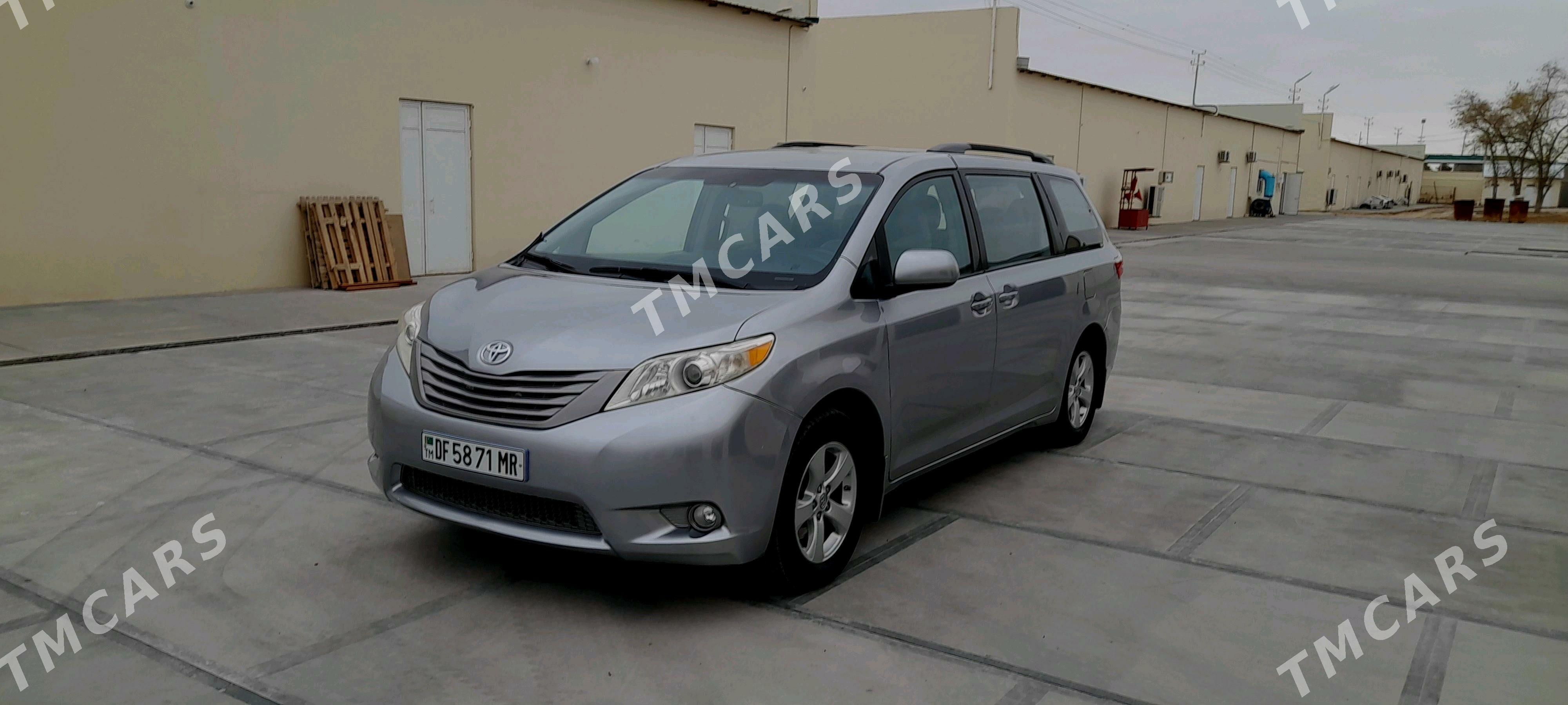 Toyota Sienna 2016 - 290 000 TMT - Baýramaly - img 4