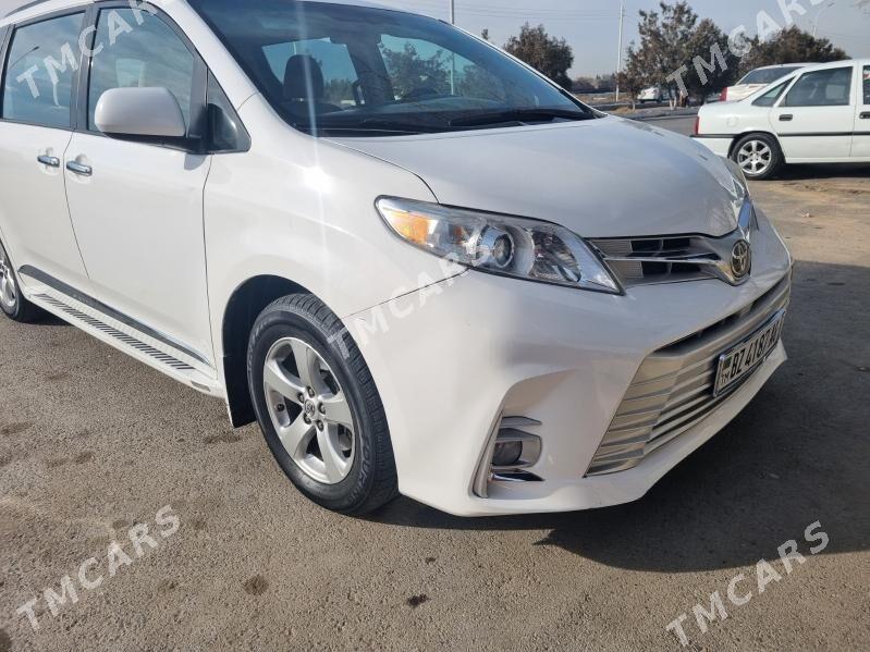 Toyota Sienna 2017 - 315 000 TMT - Büzmeýin - img 2