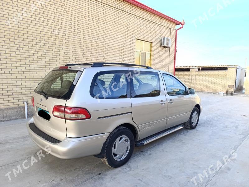 Toyota Sienna 2002 - 140 000 TMT - Сакарчага - img 3