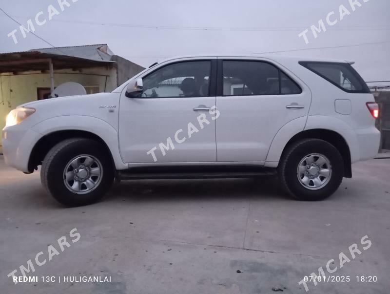 Toyota Fortuner 2012 - 280 000 TMT - Bäherden - img 2