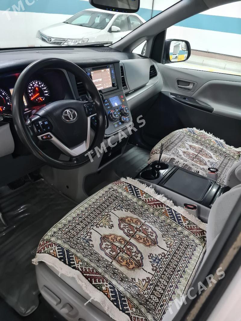 Toyota Sienna 2019 - 375 000 TMT - Aşgabat - img 4