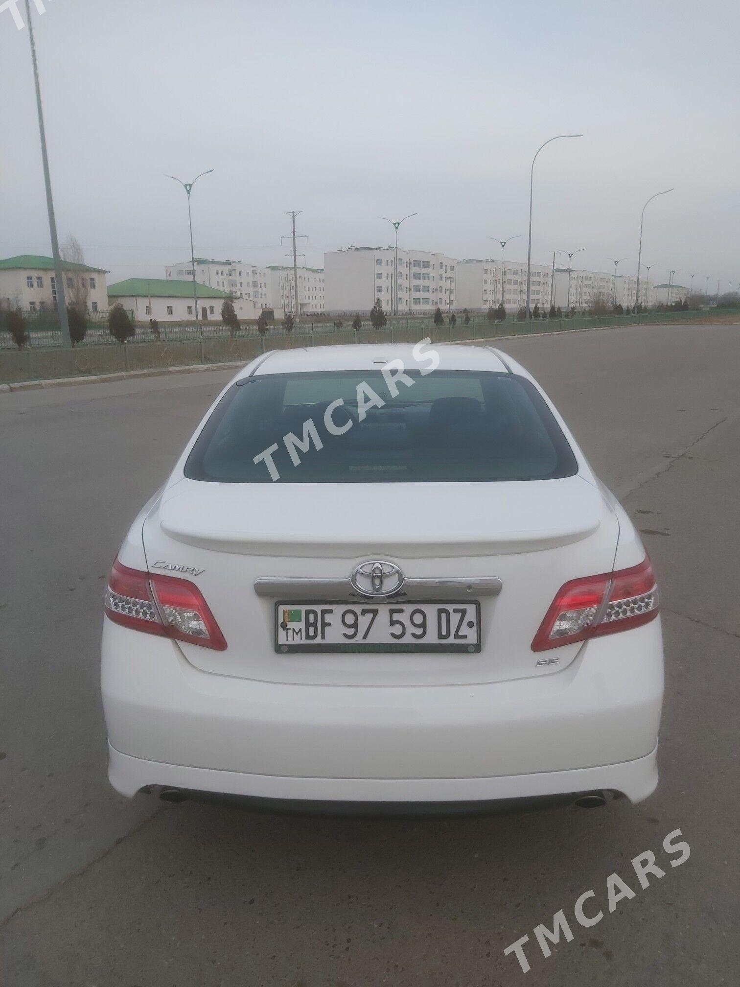 Toyota Camry 2010 - 200 000 TMT - Дашогуз - img 5