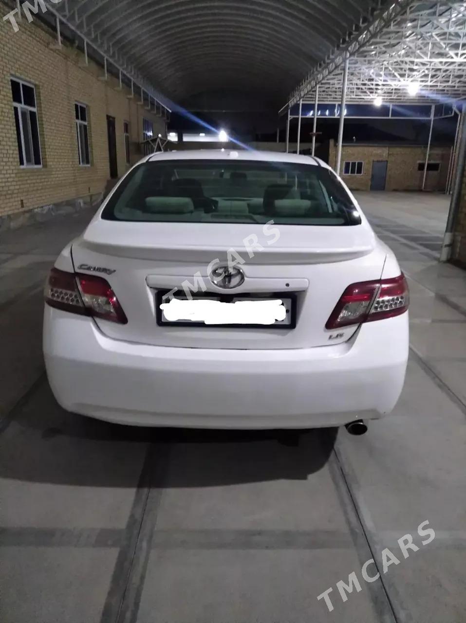 Toyota Camry 2010 - 150 000 TMT - Мары - img 2