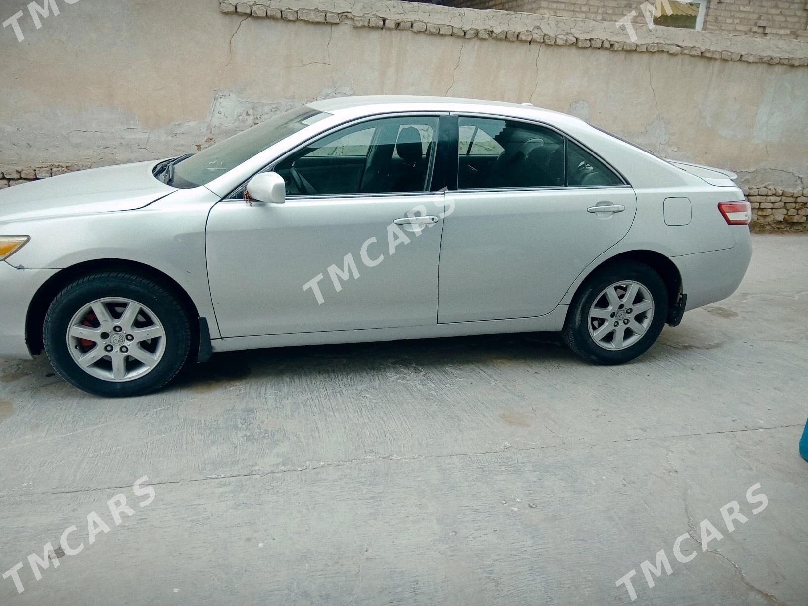 Toyota Camry 2010 - 150 000 TMT - Ходжамбаз - img 2