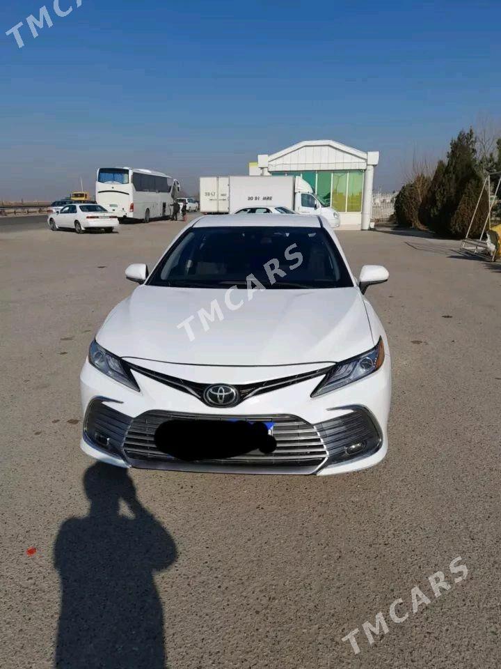 Toyota Camry 2021 - 330 000 TMT - Ёлётен - img 4