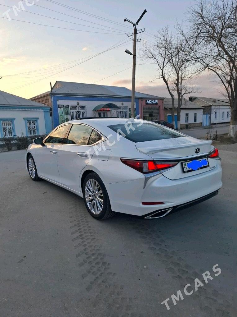 Lexus ES 350 2021 - 440 000 TMT - Ёлётен - img 5